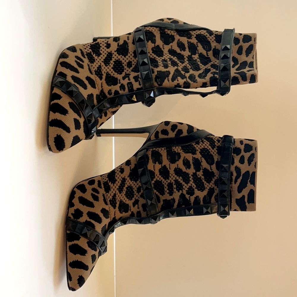 Jessica Simpson leopard bootie. Brand new never worn. Size 7.5